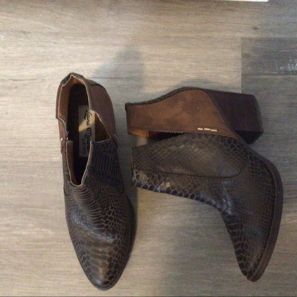 Ankle brown boots - Picture 3 of 4